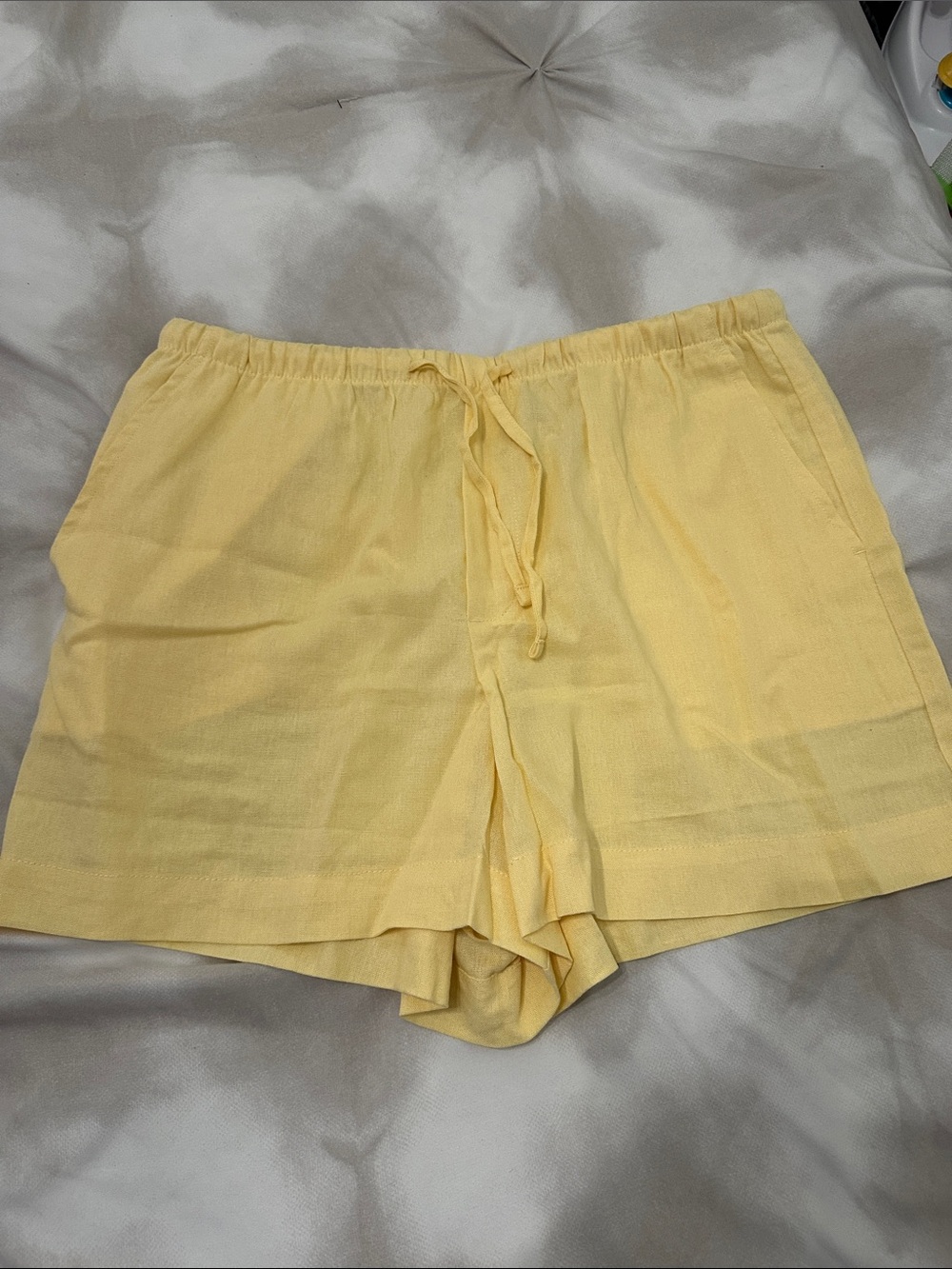 GAP Yellow Drawstring Linen-Blend Women’s Shorts